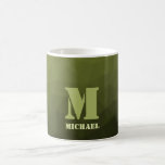Arméns grönt, geometriskt nät mönster Monogram Kaffemugg<br><div class="desc">Monogram Anpassa presenten till honom med din anpassningsbar i början och namn. Arméns grönt olivgradients geometriska maska mönster. Arméns övertoning av grönt, geometriska nät, trianglar av mönster, ombre. Arméns grönt mörk olivnyck för solmanövrering, kamera. Det härmar naturliga militära landskap, hårdhet, uthållighet, uthållighet. Jordens undertoner är kopplade till naturen, jordning. Symboliserar...</div>