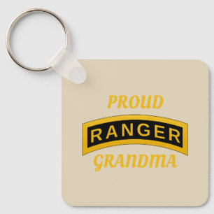 Arméns Skogsvaktare School - Proud Grandma - Keych Nyckelring
