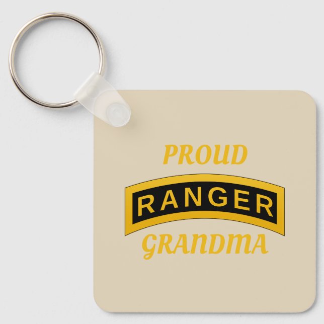 Arméns Skogsvaktare School - Proud Grandma - Keych Nyckelring (Framsida)
