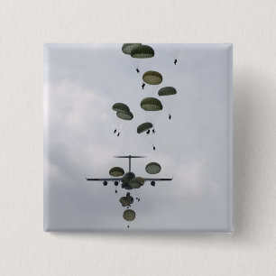 Armésoldathopp ut ur A. c. - 17 Globemaster II Knapp