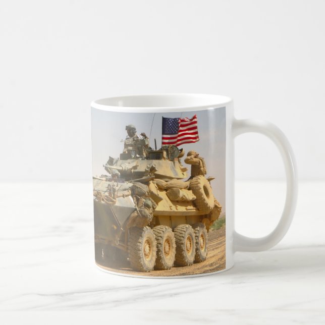 ARMORED PERSONNEL CARRIER - LAV-25 KAFFEMUGG (Höger)