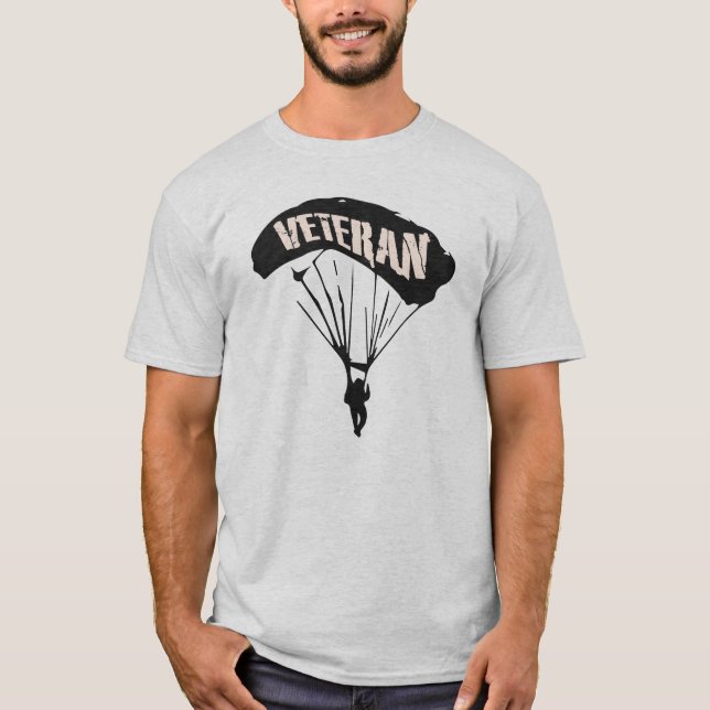 Army Paratrooper Veteran T Shirt (Framsida)