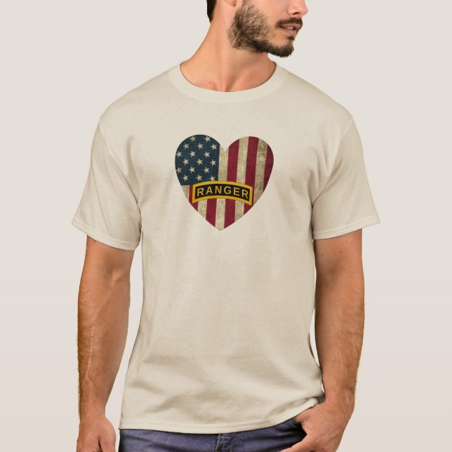 Army Skogsvaktare School Tab American Heart Flagga T Shirt (Framsida)