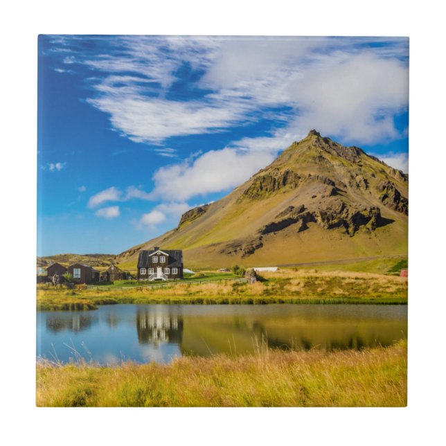 Arnarstapi Amtmansshus och berget Stapafell, Islan Kakelplatta (Framsidan)