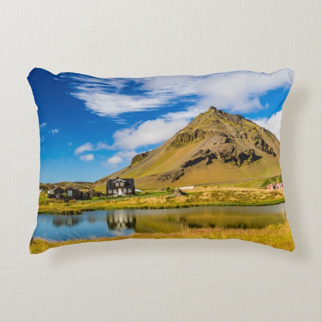 Arnarstapi Amtmansshus och berget Stapafell, Islan Prydnadskudde (Framsidan)