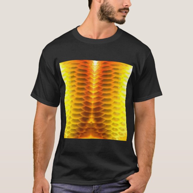 Arowana Fiskskalmodell Smält Guld T Shirt (Framsida)
