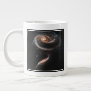 Arp 273 interagerande galaxer i Andromeda. Jumbo Mugg