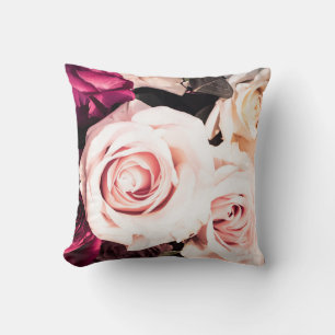 Arrangemang av rosa och vita rosor Blomsterdesign Kudde