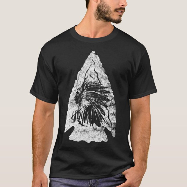Arrowhad Hunter indisk chef Relic Hunting Native T Shirt (Framsida)