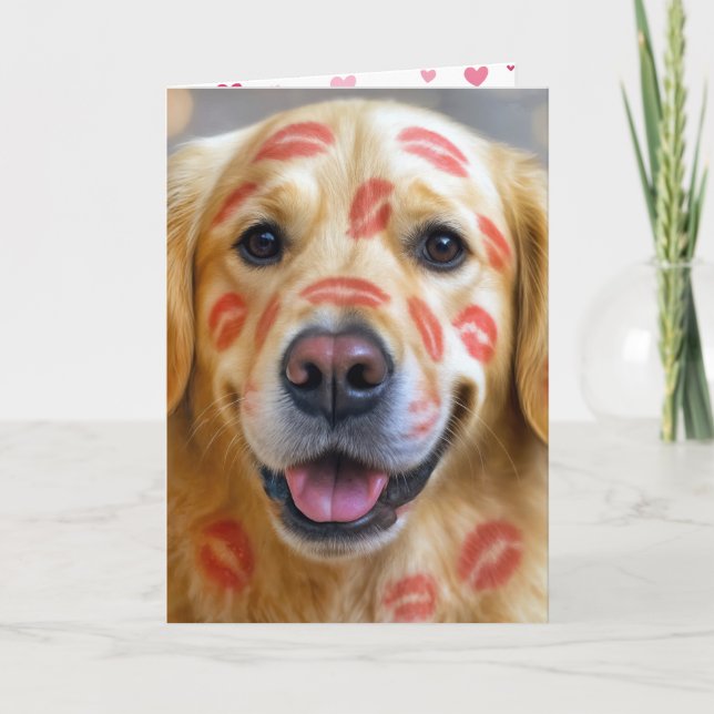 Årsdag Läppstift Kyssar På en Golden Retriever Kort (Framsida)
