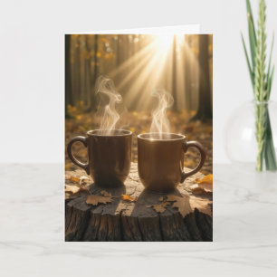 Årsdag som kör Kaffe koppar på en Träd-stump Kort