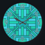 Art Deco 1920 s Geometric Teal Grönt Blue Mönster Stor Klocka<br><div class="desc">Den här vackra, ursprungliga klockdesignen görs i en geometrisk konst deco stil som påminner om det moderna 20-talet. De rektangulära formerna pekar inåt mot klockan händer. Färg görs i olika gröntar och blått, från teal till turkos till havs grönt. Klocknumren skrivs med en ljusskiss. Den här eleganten kommer att lägga...</div>