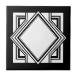 Art Deco Black White Chic Geometric Square 05 Kakelplatta<br><div class="desc">Elegant skarp svart och vit konst deka stil chic geometrisk kvadratisk dekorativ keramisk platta för dekorativ dekorativ keramik inslag. Slimmad chic,  perfekt för en modern eller konsthugg vintage stil insida.</div>