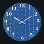Art Deco Blue och White Stor Klocka<br><div class="desc">Ett enkelt men dekorativt stort vägglås i blått,  Guld och vitt</div>