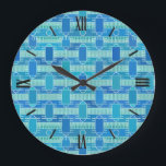 Art Deco-chicen - blått blått Stor Klocka<br><div class="desc">En Art Deco-inspirerad geometrisk abstrakt skrivs ut i mjuka skuggor av blått,  turkos och vitt - digital design</div>