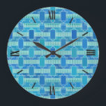 Art Deco-chicen - blått blått Stor Klocka<br><div class="desc">En Art Deco-inspirerad geometrisk abstrakt skrivs ut i mjuka skuggor av blått,  turkos och vitt - digital design</div>