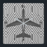 Art Deco-flygplan, grafit och Silver Grått Fyrkantig Klocka<br><div class="desc">Klock som en Art Deco-inspirerad idé om en futuristiska flygplan,  i en strimmig,  silkesfärgad gradient av silver till djup grafitgrått / grått,  mot en ljus och djup grått från silver,  dekabakgrund</div>