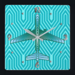 Art Deco-flygplan, turkos, Teal och Aqua Fyrkantig Klocka<br><div class="desc">Klock i en Art Deco-inspirerad idé om en futuristiska flygplan,  i en strimmig,  silkesfärgad gradient av teal,  turkos och akvarier,  på turkos och akva,  dekobakgrund</div>