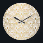 Art Deco: Guld-White Elegance. Stor Klocka<br><div class="desc">Art Deco Mönster. Sömlös vit bakgrund och guld bakgrund. Metalliska snäckor eller skalar snöre ornament. Minimalistisk geometrisk design. Vintage linjer. 1920-30-talets motiv. Luxury vintage bröllop dekoration Roaring 20s Art: Metalliska Snäckor och Geometric decor. Art Deco Elegance: Metalliska Snäckor och Vintage Linjer. mönster, deco, guld, geometrisk, sömlös, bakgrund, struktur, steampunk, fläkt,...</div>