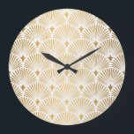 Art Deco: Guld-White Elegance. Stor Klocka<br><div class="desc">Art Deco Mönster. Sömlös vit bakgrund och guld bakgrund. Metalliska snäckor eller skalar snöre ornament. Minimalistisk geometrisk design. Vintage linjer. 1920-30-talets motiv. Luxury vintage bröllop dekoration Roaring 20s Art: Metalliska Snäckor och Geometric decor. Art Deco Elegance: Metalliska Snäckor och Vintage Linjer. mönster, deco, guld, geometrisk, sömlös, bakgrund, struktur, steampunk, fläkt,...</div>