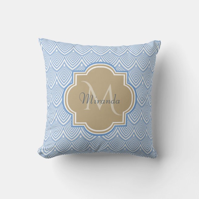 Art Deco Light Blue Fish Scales Tan Monogram Namn Kudde (Framsida)