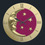Art Deco Måne och Stars - Burgundy och Guld Stor Klocka<br><div class="desc">Klassisk Art Deco måne och stjärnor i borstat guld,  med ett emalutseende,  vin/plommonbakgrunden i färgaden</div>