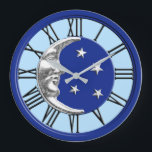 Art Deco Måne och Stars - Koboltblått och Silver Stor Klocka<br><div class="desc">Klassisk Art Deco måne och stjärnor i borstat silver på emellutseendet,  koboltblått med ljusblå himlar-blå bakgrund</div>