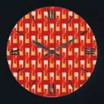 Art Deco Metallic Geometric - Red and Coral Stor Klocka<br><div class="desc">Art Deco Industrial Chic geometric mönster i en metallisk 3-d-effekt - korallets orange på djuprött rött</div>