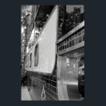 Art Deco Restaurant, yttre Poster<br><div class="desc">Ett underbart exempel på arkitektonisk design i mitten av 1900-talet. En vacker kombination av rostfritt stål, glas och plattor är en unik och vacker kombination av form och funktion. Poster finns i flera olika storlekar och kan beställas med eller utan ram. Det kan anpassas så att det blir unikt för...</div>