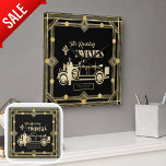 Art Deco Roing Twenties Vintage bil Black Guld Fyrkantig Klocka<br><div class="desc">Bilden av typen vintage i svart och guld med en 1920-talsbil och drivrutin i art deco stil och ord "The Roing Twenties". Med en malltext fält kan du lägga till minnestext efter behov för att skapa en unik nyckelgåva för bröllop eller årsdagar.</div>