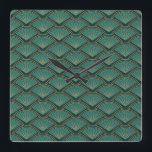 Art Deco stil mönster i den femte grönten färg Fyrkantig Klocka<br><div class="desc">Abstraktens geometriska vågigt mönster i Art Deco stil på med grönt och kopparfärgad vågar och fläkt dekoration på mörk grönt färg  bakgrunden i</div>