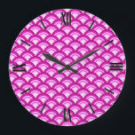 Art Deco-vågen mönster - shaderna av orkidé Stor Klocka<br><div class="desc">En Art Deco mönster som bygger på den traditionella vågen mönster,  ofta i japanska textilier,  i skuggor av blek till djup orkidérosa</div>