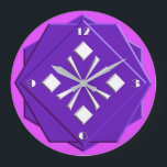 Art Deco violet och orkidégeometriskt mönster Stor Klocka<br><div class="desc">Art Deco,  stiliserad,  vit på violett lila geometriskt mönster på orkidébakgrund,  i staplade,  3d-stilta former med ansiktet kant - digital konst</div>