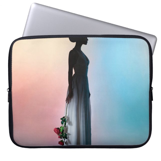 Art mode studio foto av vackra eleganter livmoder laptop fodral (Framsidan)
