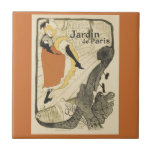 Art nouveau Dancer Jane Avril av Toulouse Lautrec Kakelplatta<br><div class="desc">Vintage illustration Art nouveau-reklamen poster design med Jane Avril, Jardin de Paris av Henri de Toulouse-Lautrec, 1893. Jane Avril (född Jeanne Richepin 1868-1943) var en av de mest berömd burkdansarna på en nattklubb i Montmartre och blev berömd genom Toulouse-Lautrecs målningar. Den här reklamen visar Jane ben medan hon spelar på...</div>
