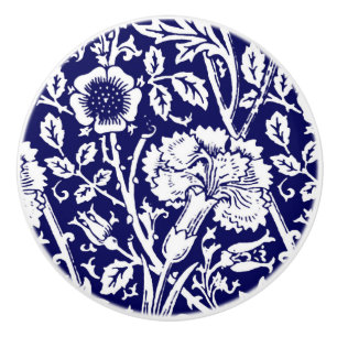 Art nouveau-kolonn, flottan och vit knopp