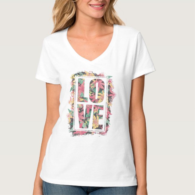art with the phrase love flowers t shirt (Framsida)