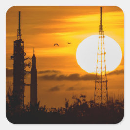 Artemis Måne Rocket at Dawn Fyrkantigt Klistermärke