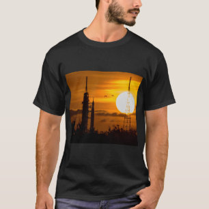 Artemis Måne Rocket at Dawn T Shirt