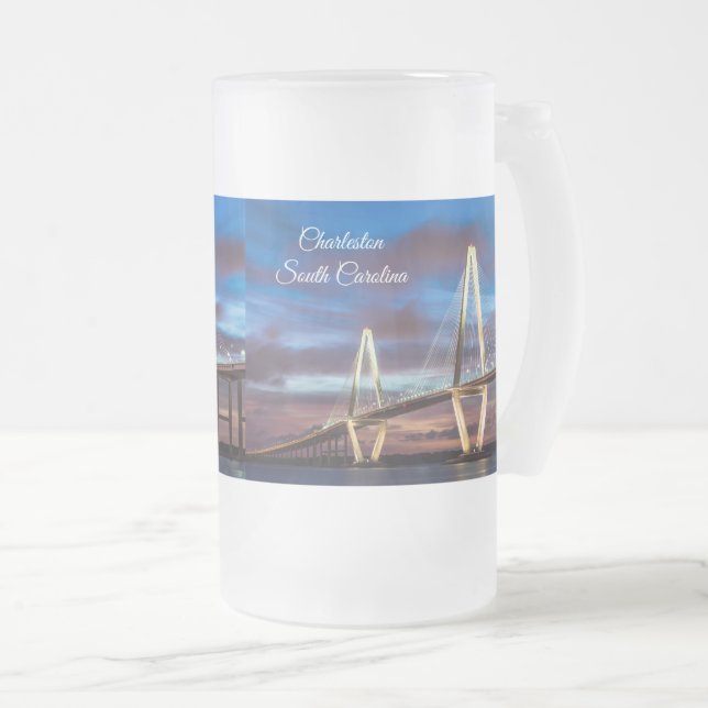 Arthur Ravenel Bridge vid natten Frosted Mugg (Framsida höger)
