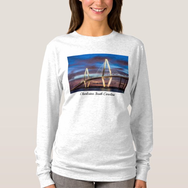 Arthur Ravenel Bridge vid nattens Långärmad T-Shir T Shirt (Framsida)