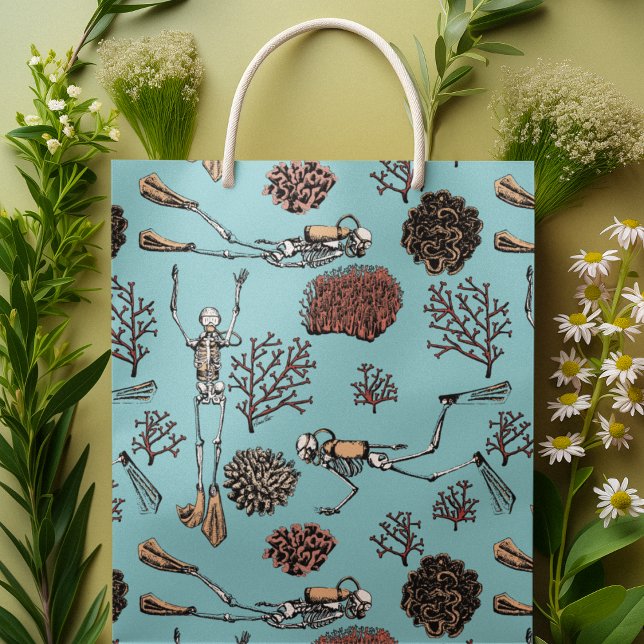 Artsy Blue Swimming Scuba Diver Coral Teckning (This very original black ink drawing has intricate detailing and will definitely suit any adventurer)