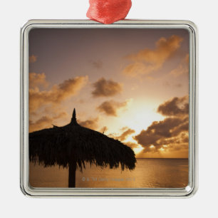 Aruba silhouette av palapaen på strand på julgransprydnad metall