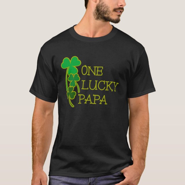AS tees Fun One Lucky Papa Shamrock St Patty Patri T Shirt (Framsida)