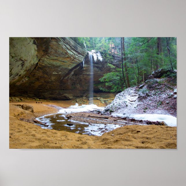 Ash Cave in Winter, Ohio Poster (Framsidan)