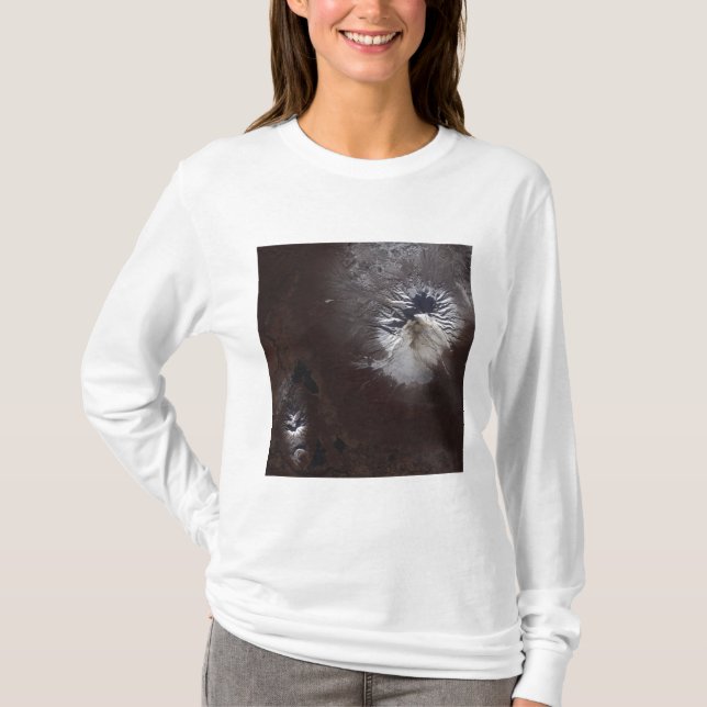 Ash fläcks på Rysslands shiveluch-vulkano¯tackugna Tee (Framsida)