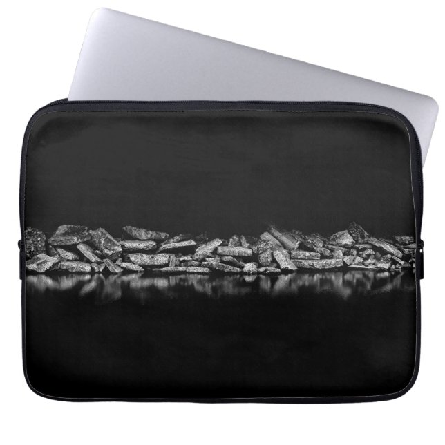 Ashbridges Bay Breakwall 1 Laptop Sleeve (Framsidan)