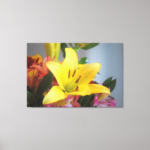 Asiatisk Gult Lily Wrapped Canvas Art