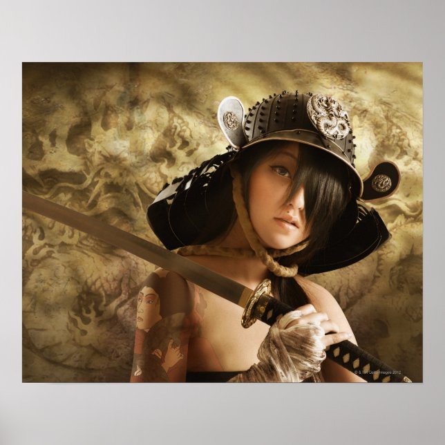 Asiatisk kvinna klädd som samurai poster (Framsidan)