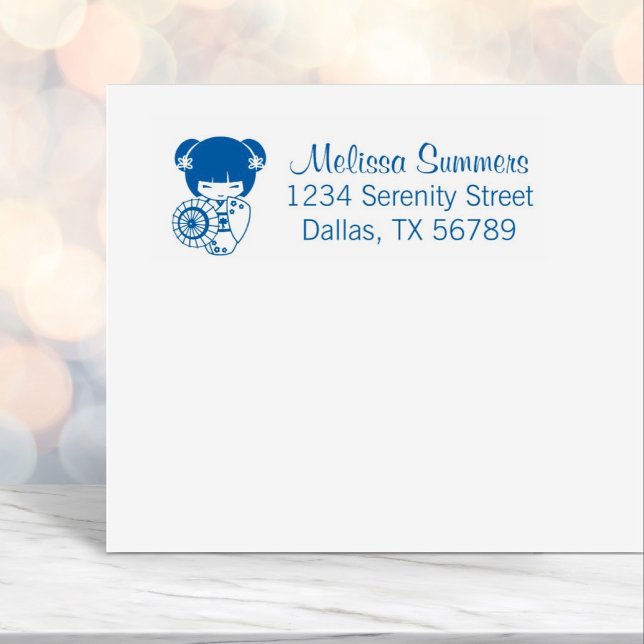 Asiatisk paraplyflicka i Kimono Adress Självfärgande Stämpel (Skapare uppladdad)